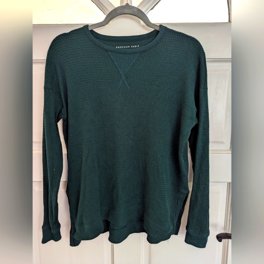 American Eagle oversized long-sleeved plush top
